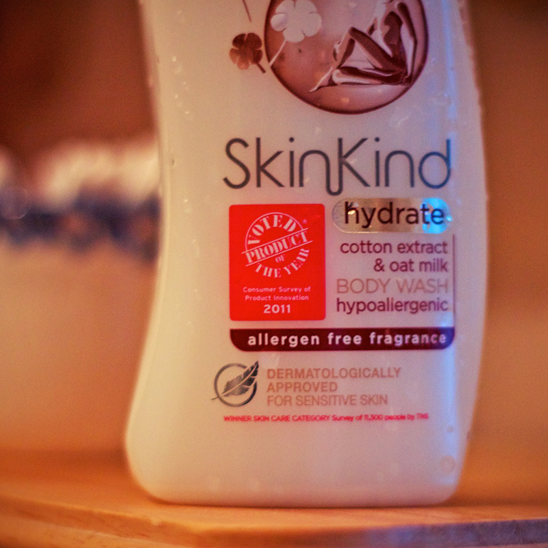 Imperial Leather SkinKind hydrate cotton extract & oat milk BODY WASH hypoallergenic